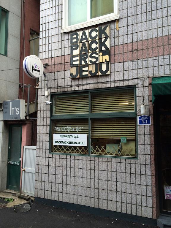 Backpackers In Jeju City Center Exteriör bild