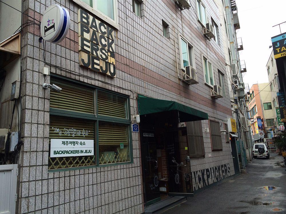 Backpackers In Jeju City Center Exteriör bild